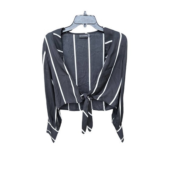 Pretty Little thing NWOT black and white stripe shrug/top size 6 - Picture 1 of 5